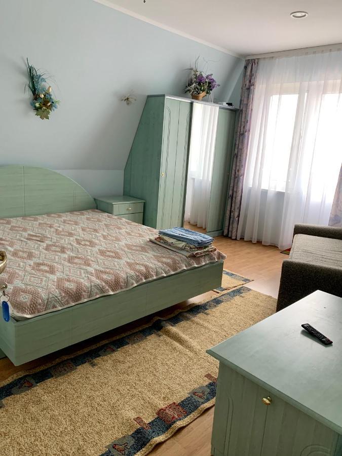 Комфортабельный Коттедж Bed & Breakfast Свитяз Екстериор снимка